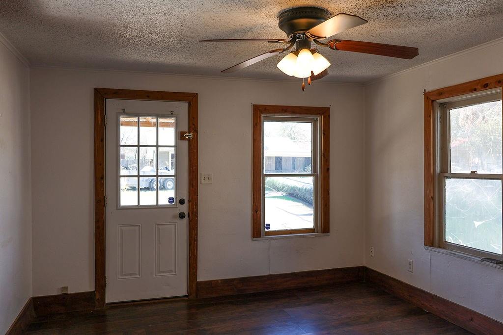 955 N Stephen Avenue Property Photo 8