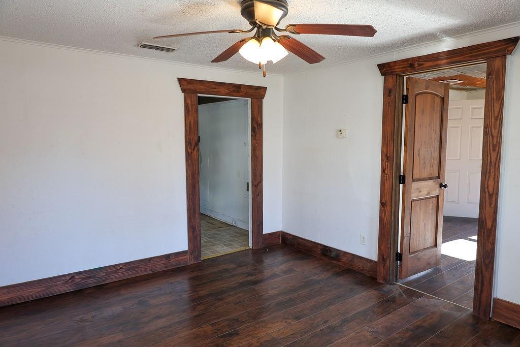 955 N Stephen Avenue Property Photo 9