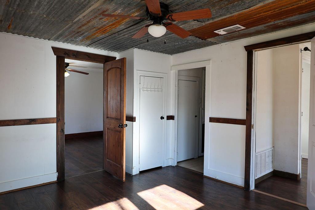 955 N Stephen Avenue Property Photo 11