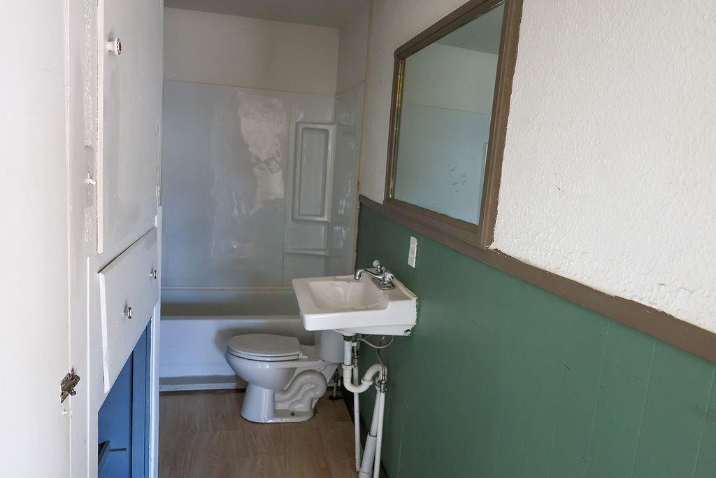 955 N Stephen Avenue Property Photo 12