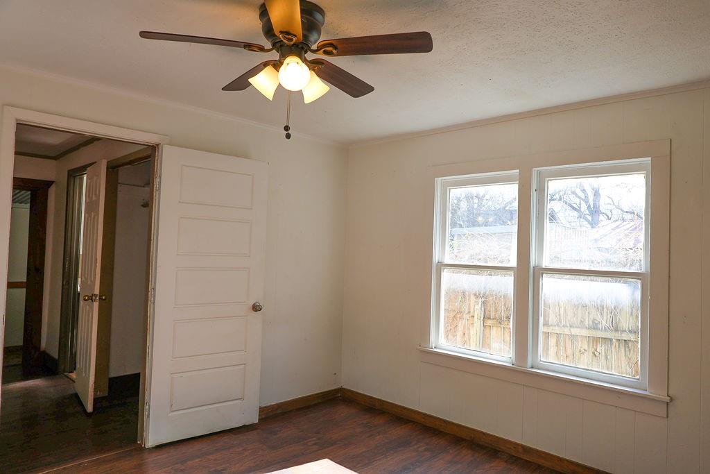 955 N Stephen Avenue Property Photo 14