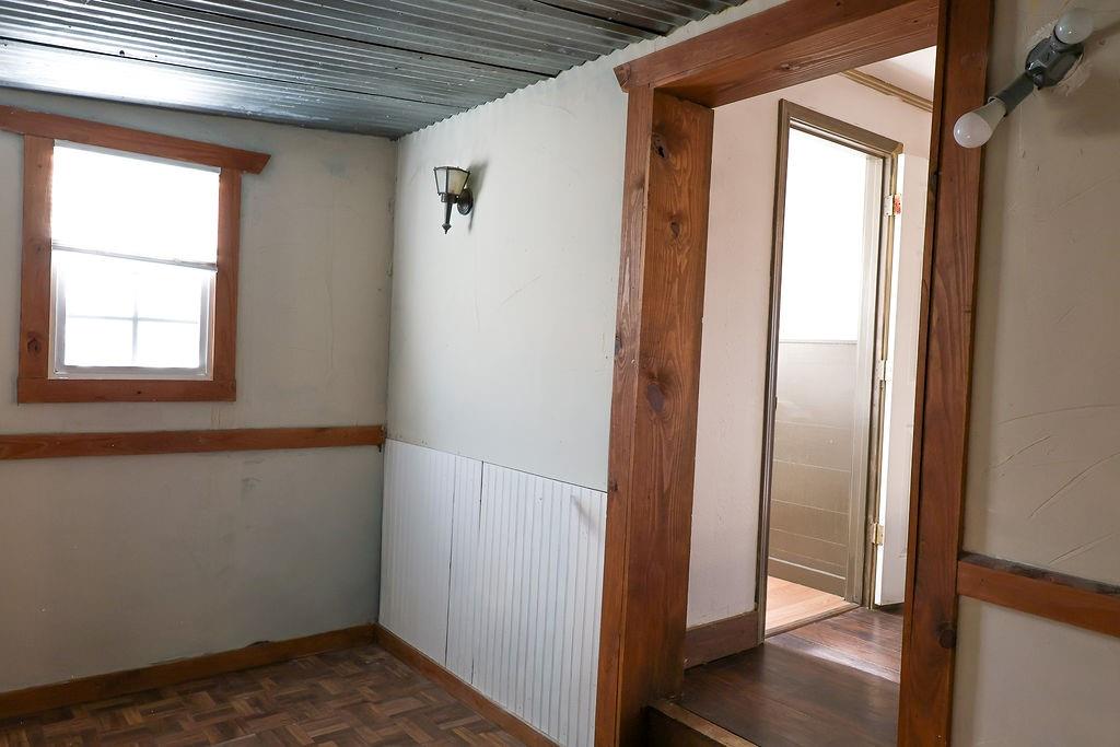 955 N Stephen Avenue Property Photo 18