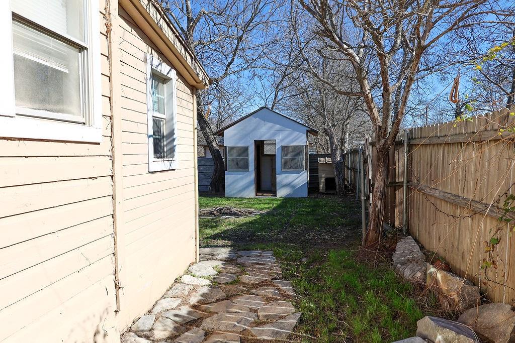 955 N Stephen Avenue Property Photo 19