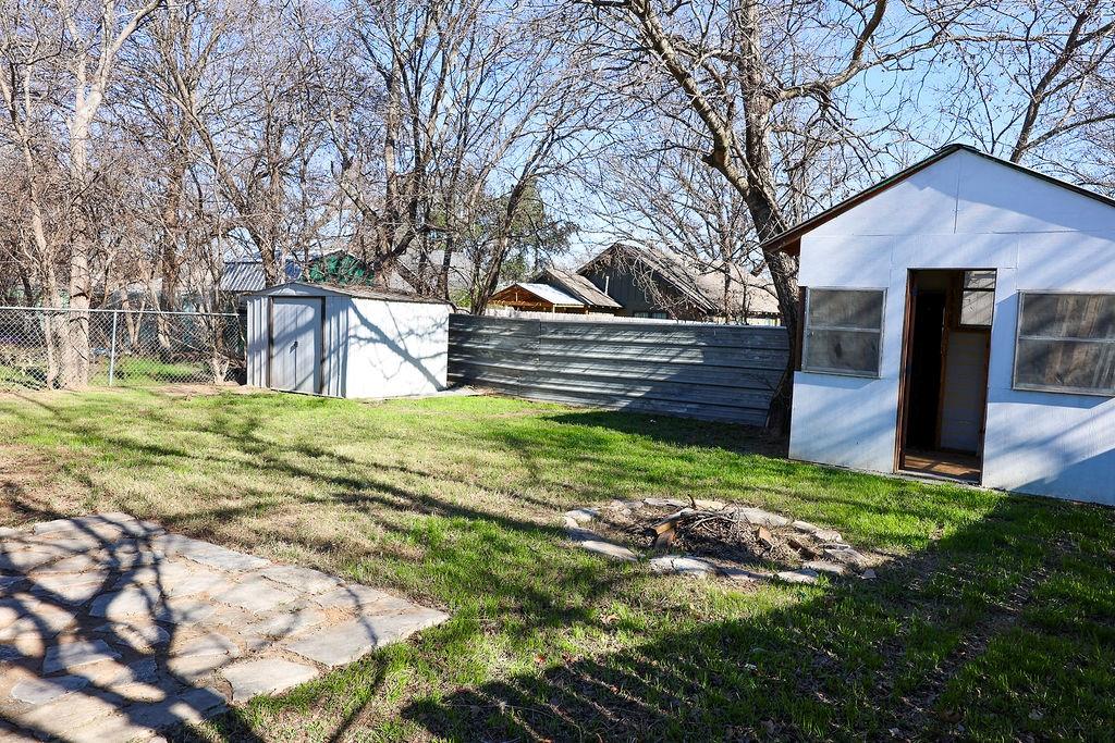 955 N Stephen Avenue Property Photo 20