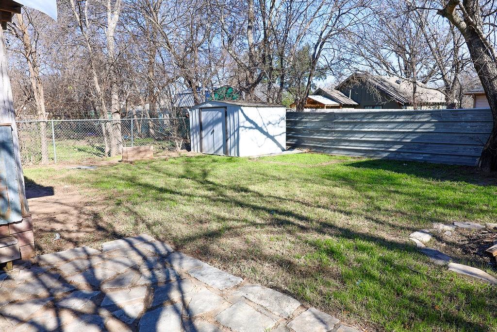 955 N Stephen Avenue Property Photo 25