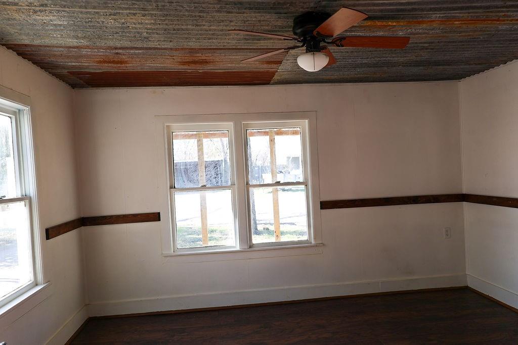 955 N Stephen Avenue Property Photo 29