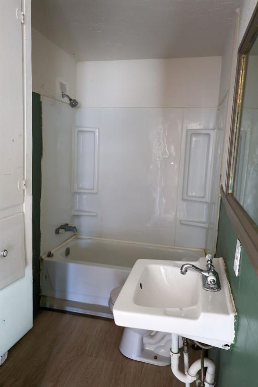 955 N Stephen Avenue Property Photo 30