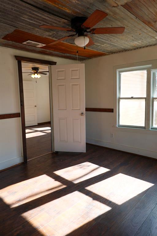 955 N Stephen Avenue Property Photo 31