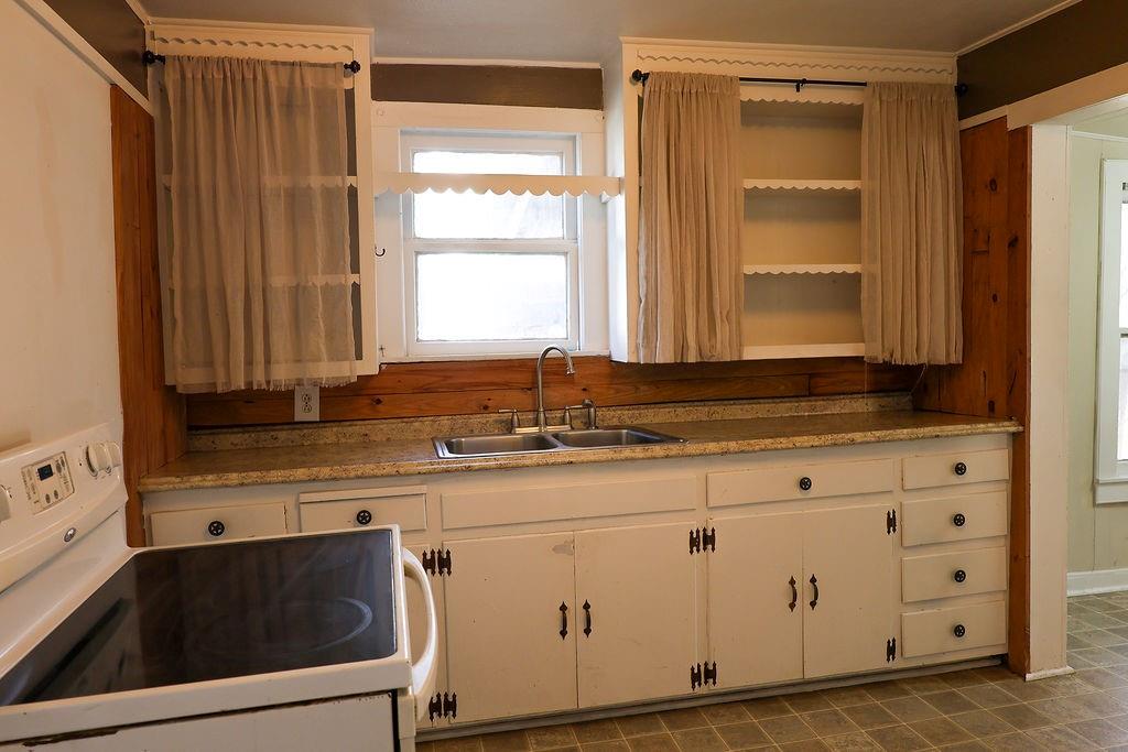 955 N Stephen Avenue Property Photo 34