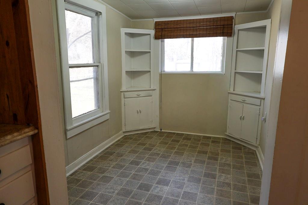 955 N Stephen Avenue Property Photo 35