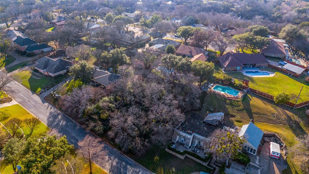 305 Cedar Creek Court Property Photo 1