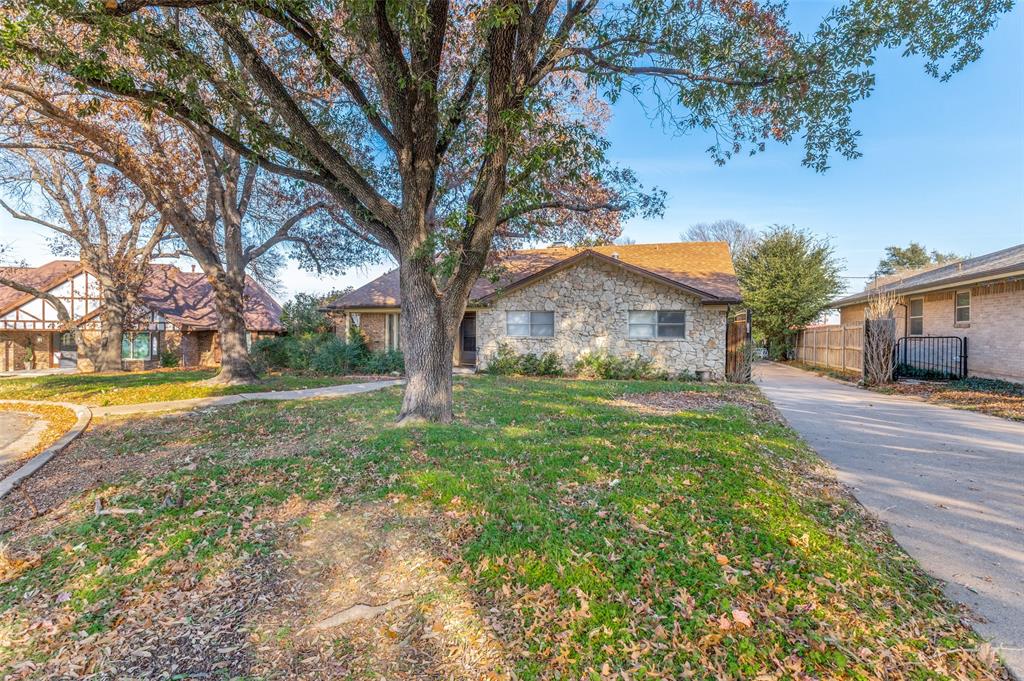 305 Cedar Creek Court Property Photo 3