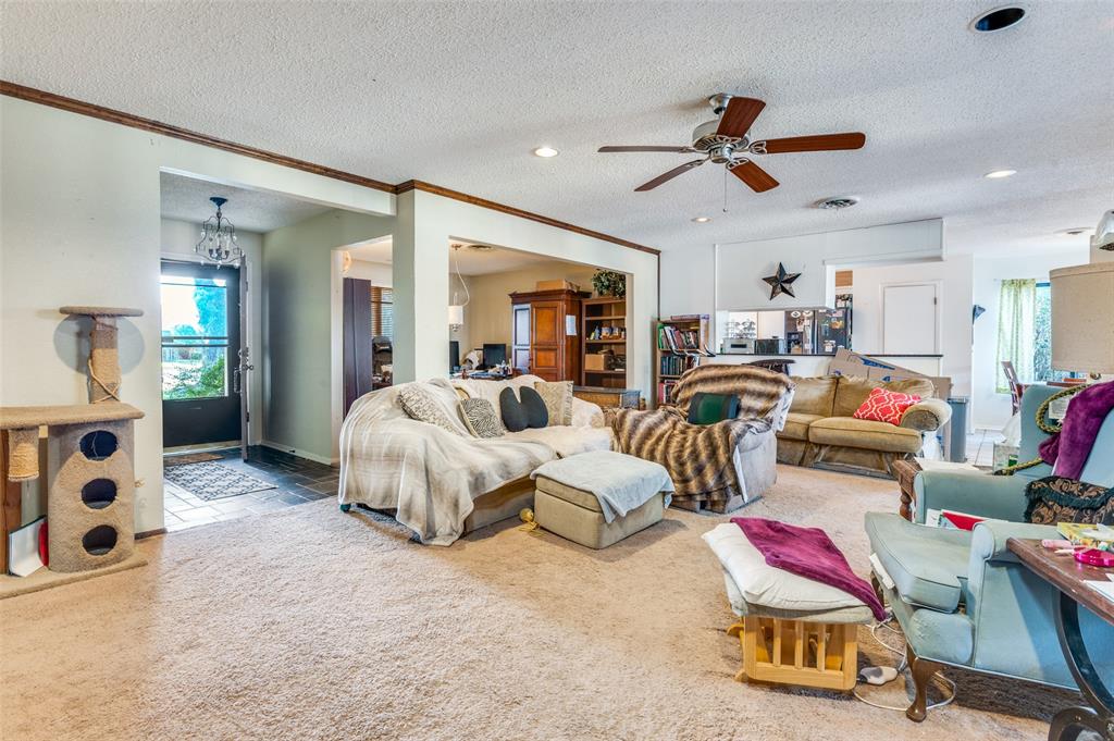 305 Cedar Creek Court Property Photo 6
