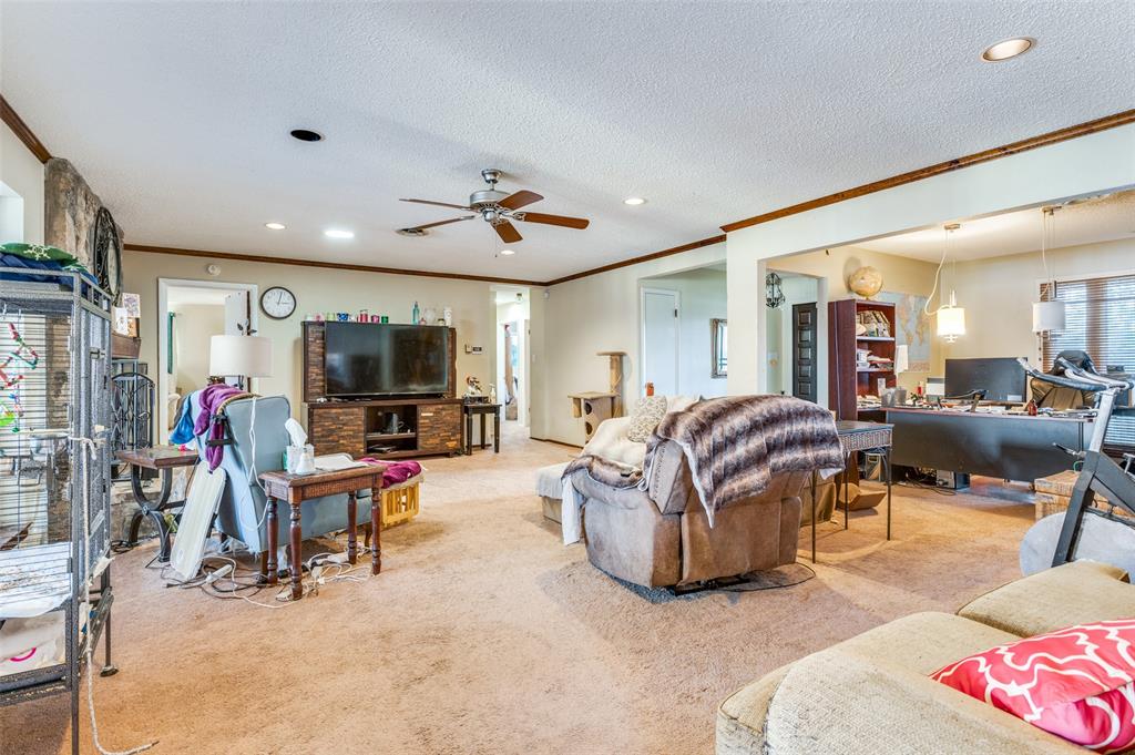 305 Cedar Creek Court Property Photo 7