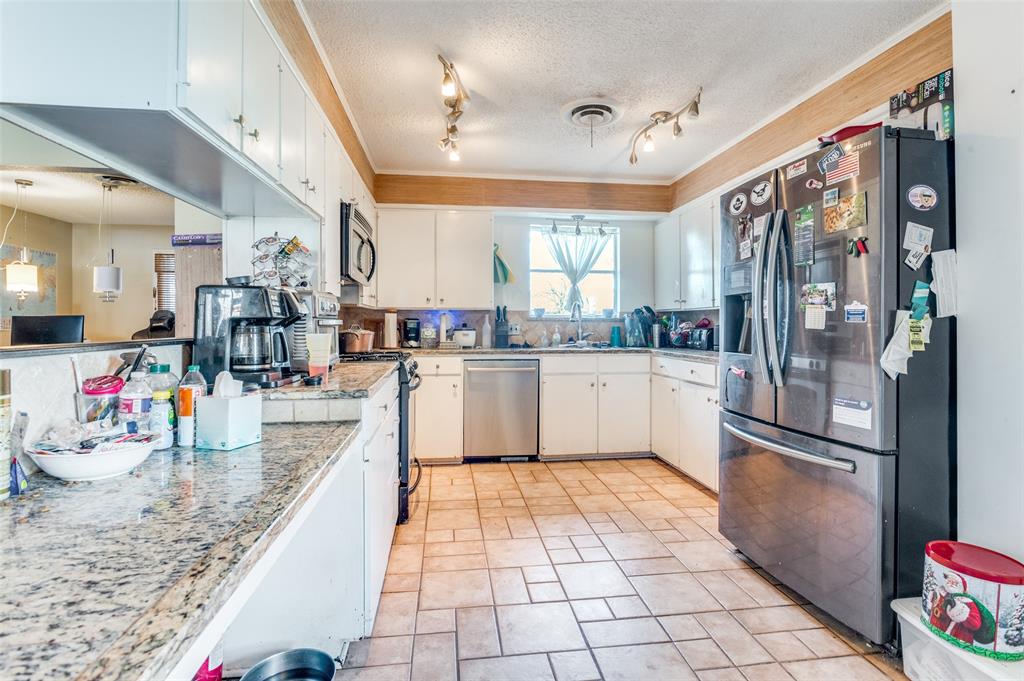 305 Cedar Creek Court Property Photo 12