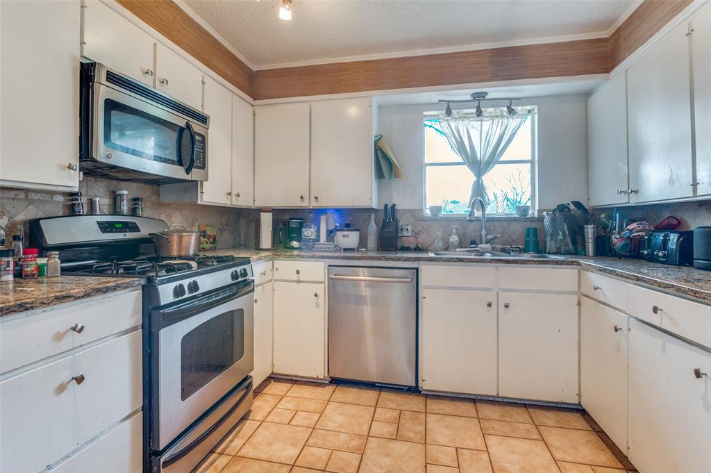 305 Cedar Creek Court Property Photo 13