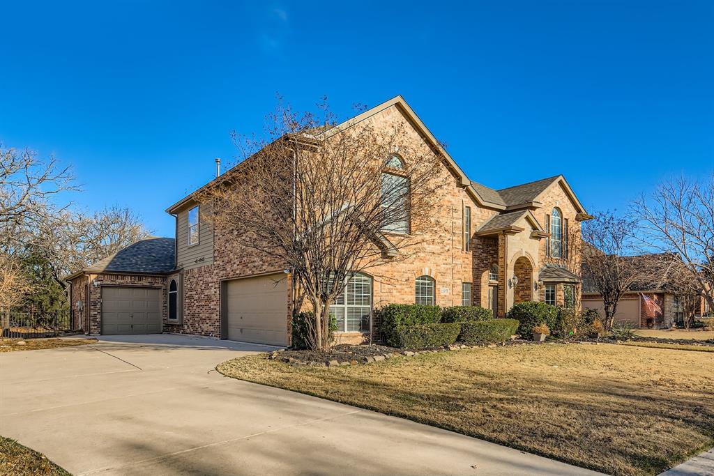 2207 Creekedge Court Property Photo 2