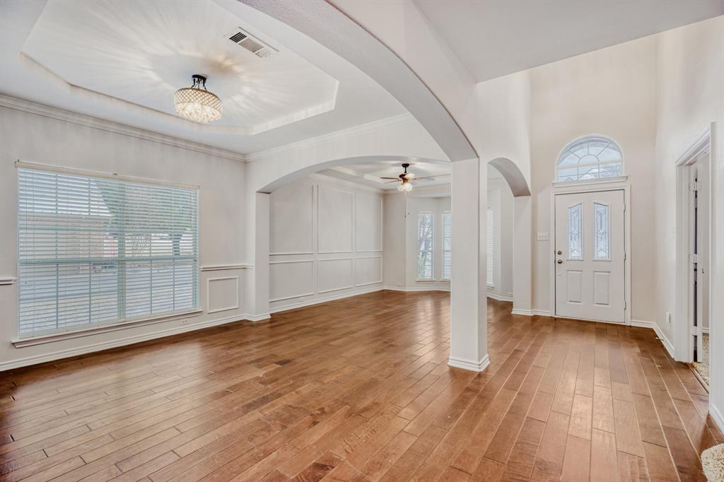 2207 Creekedge Court Property Photo 4