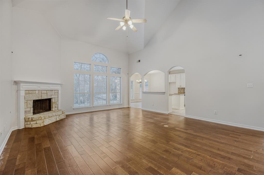 2207 Creekedge Court Property Photo 8
