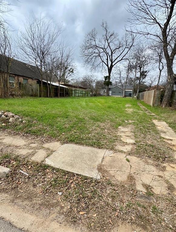 706 N Della Avenue Property Photo 1