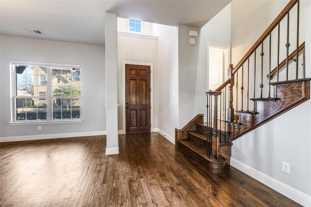 828 Rohan Drive Property Photo 3