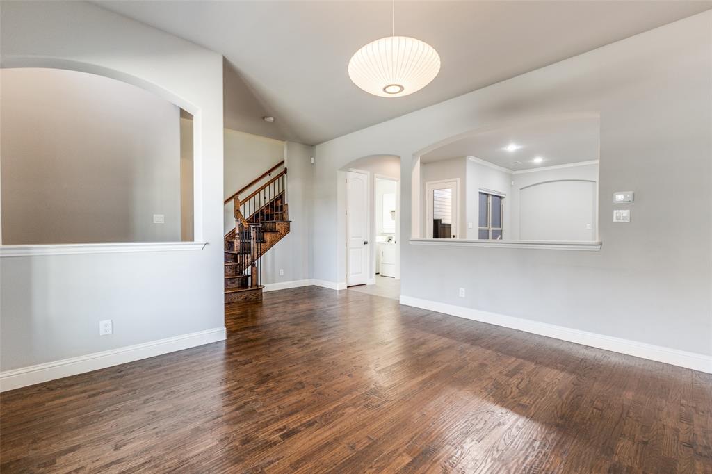 828 Rohan Drive Property Photo 5