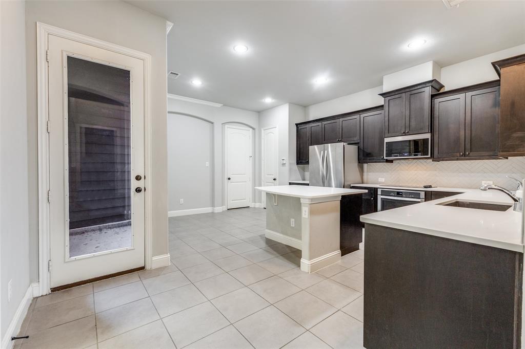 828 Rohan Drive Property Photo 11