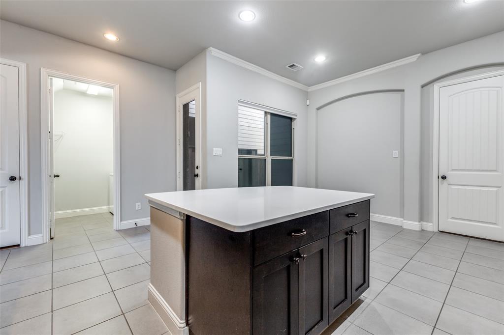 828 Rohan Drive Property Photo 12
