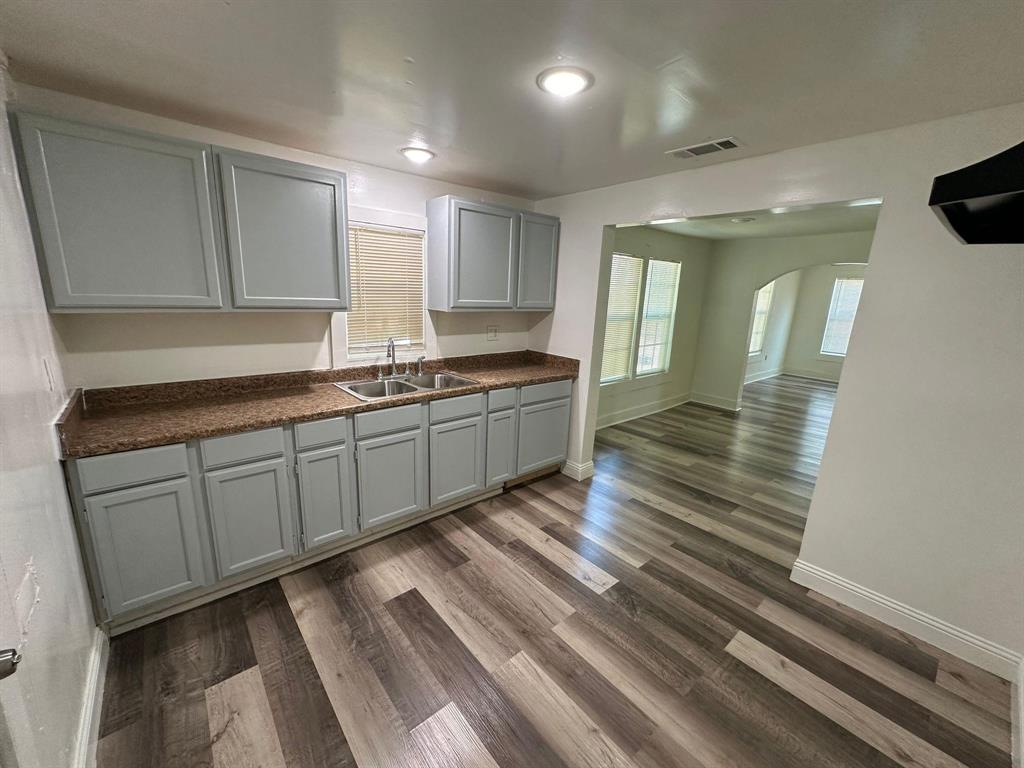 2206 Rockefeller Boulevard Property Photo 1