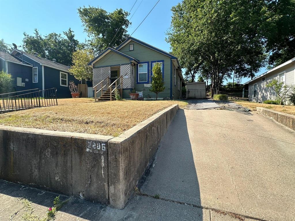 2206 Rockefeller Boulevard Property Photo 4