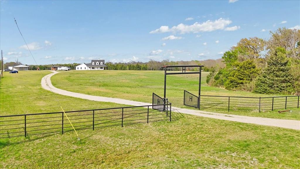 836 Fm-2068 Property Photo 4