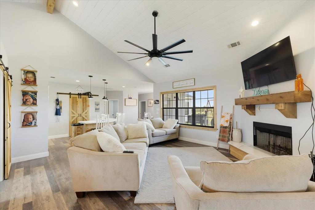 836 Fm-2068 Property Photo 9