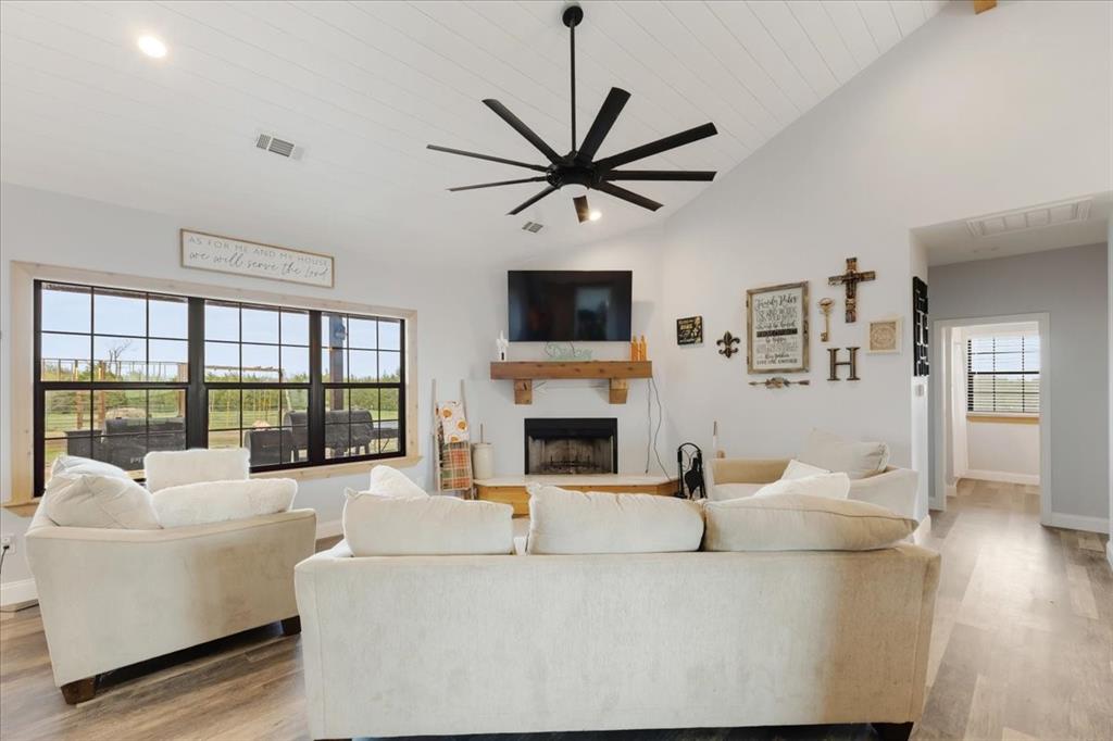 836 Fm-2068 Property Photo 13