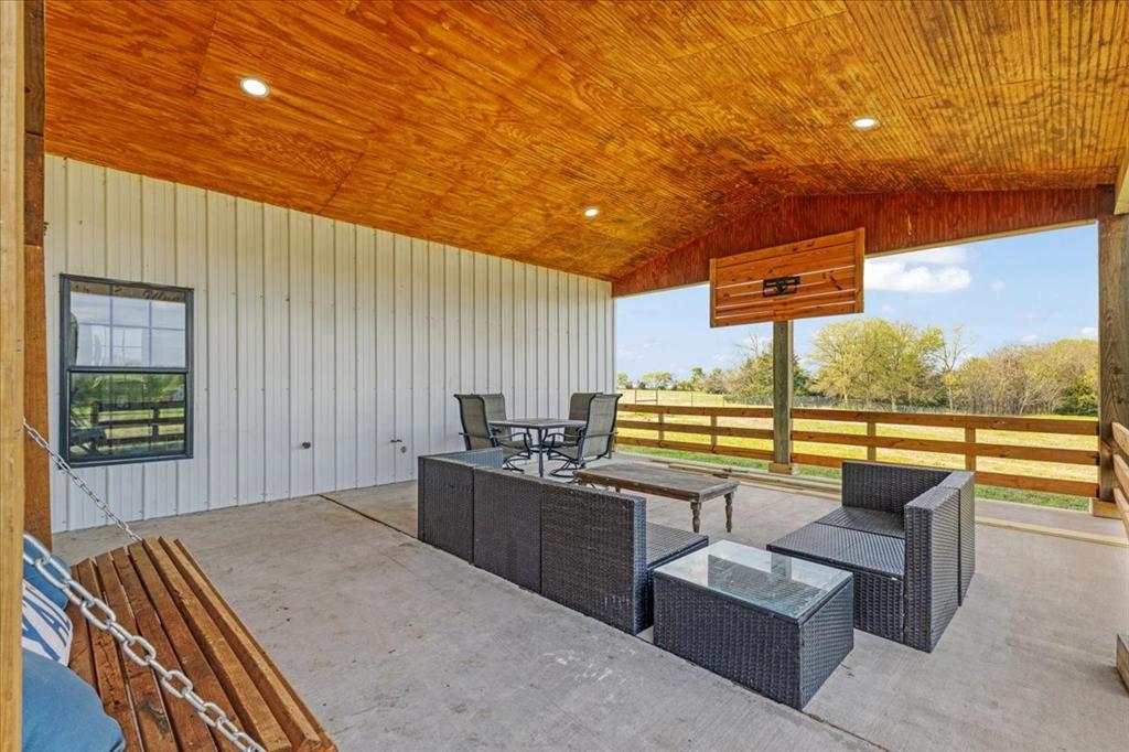 836 Fm-2068 Property Photo 25