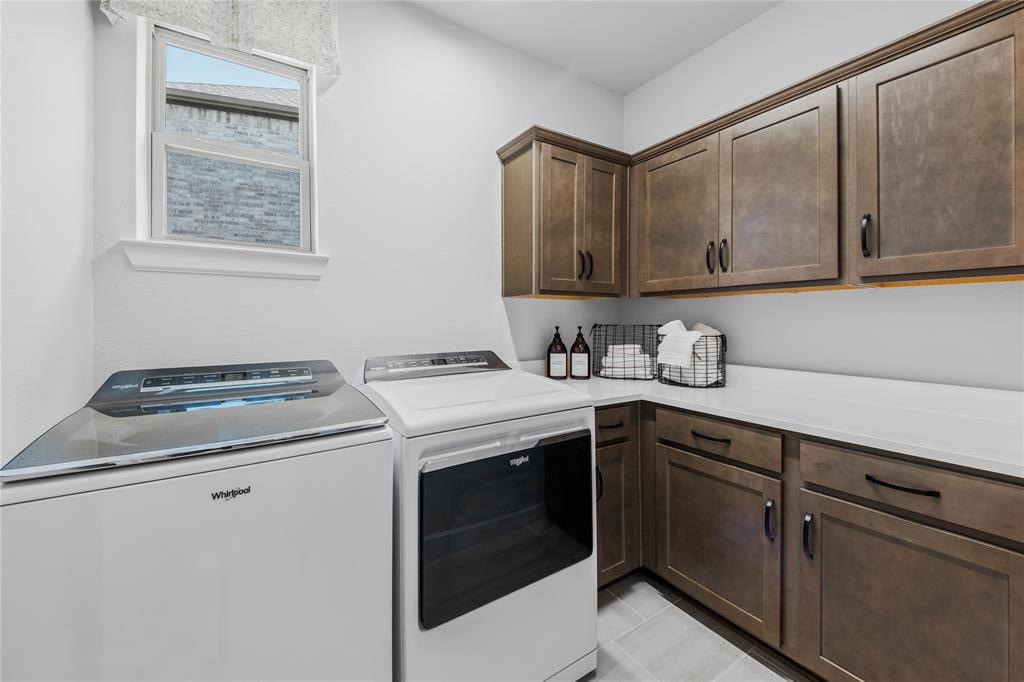 2209 Valencia Drive Property Photo 13