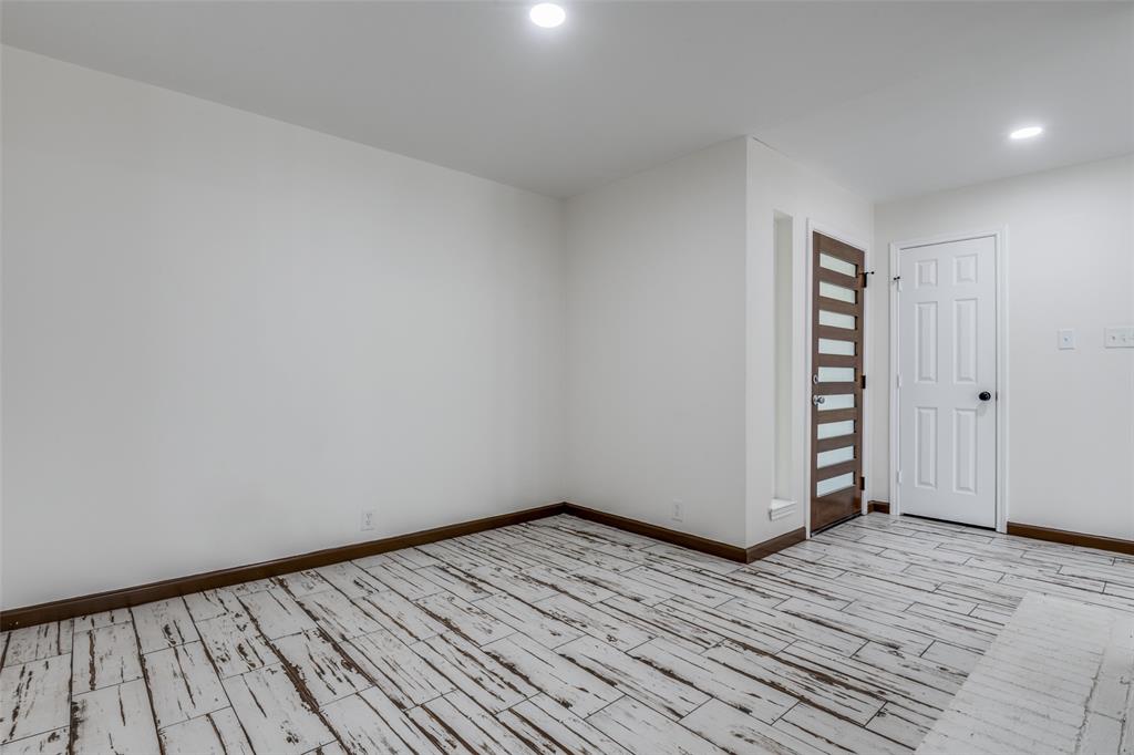 1055 Wright Street Property Photo 4