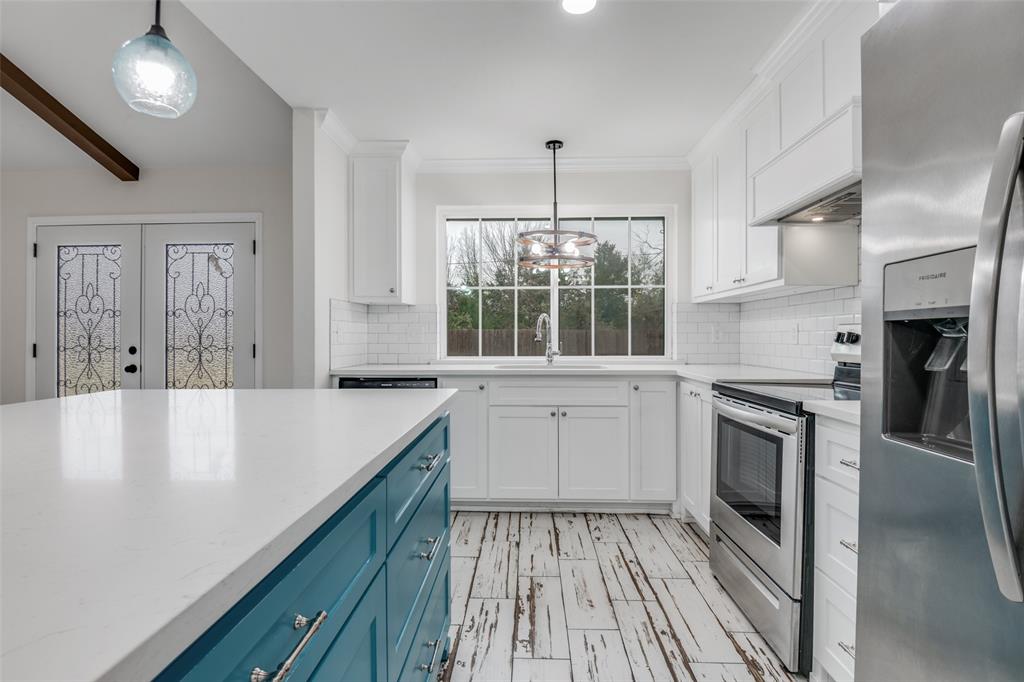 1055 Wright Street Property Photo 10