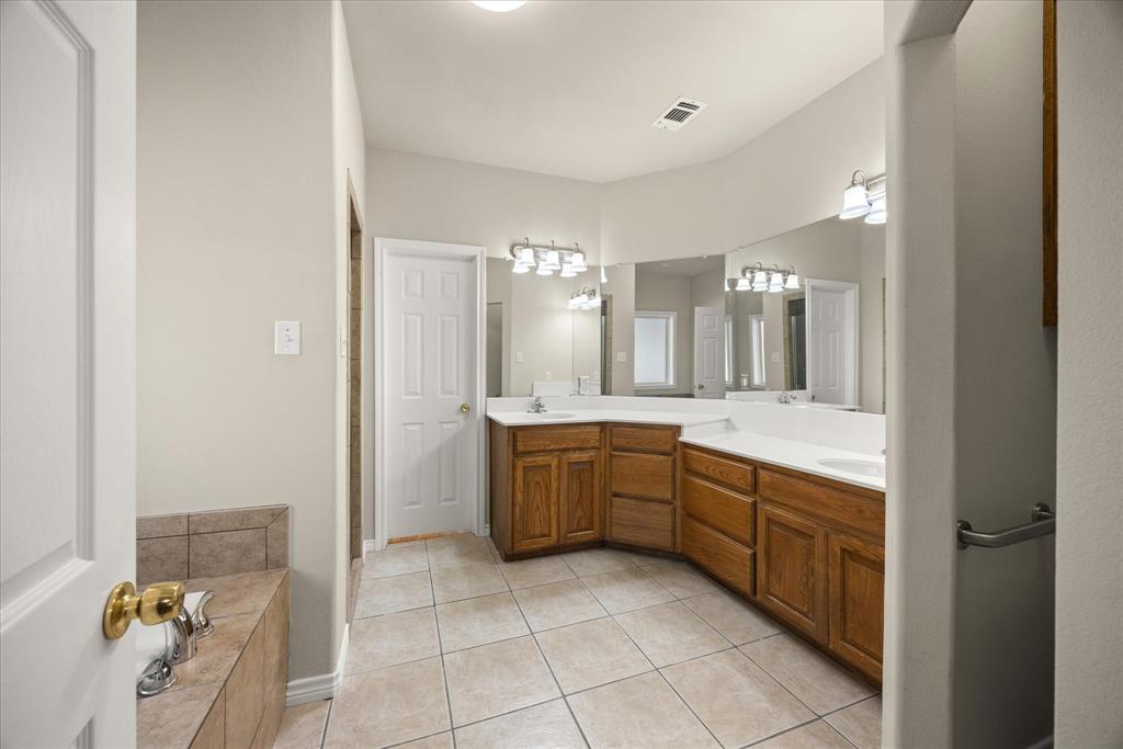 119 Spanish Oaks Trail Property Photo 17