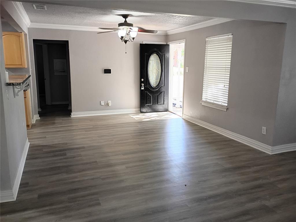 208 Almond Street Property Photo 3