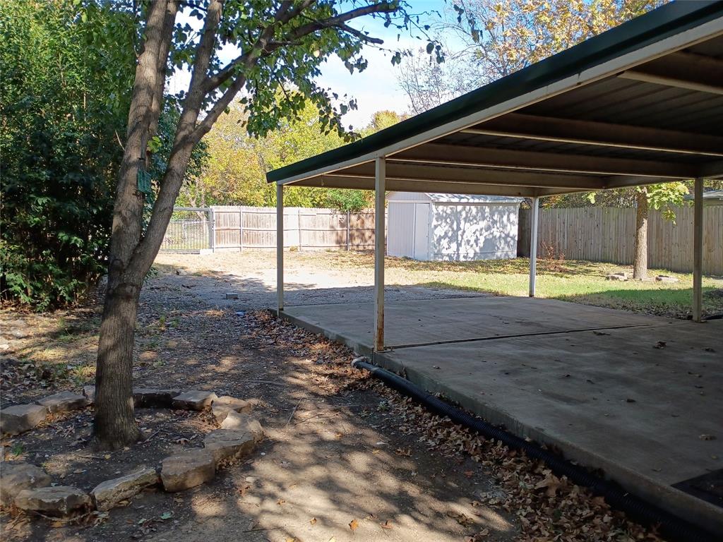 208 Almond Street Property Photo 33