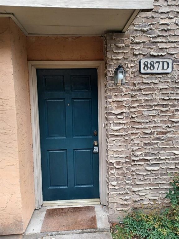 887 Dublin Drive D Property Photo 2