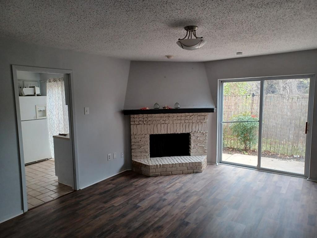 887 Dublin Drive D Property Photo 3