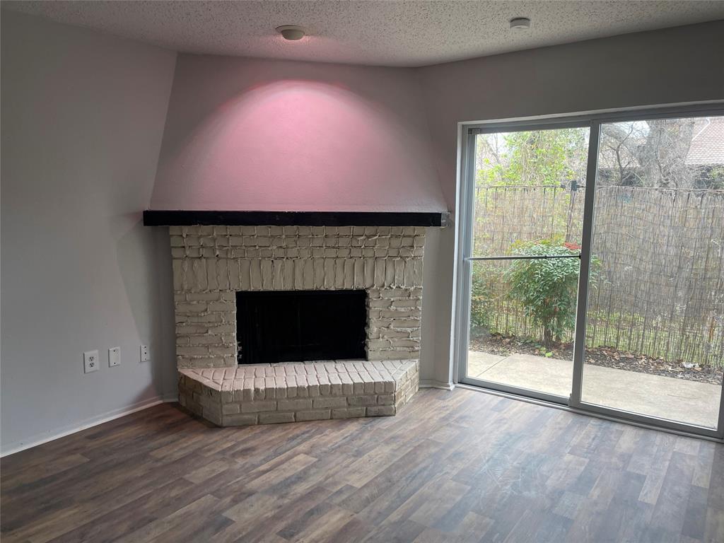 887 Dublin Drive D Property Photo 4