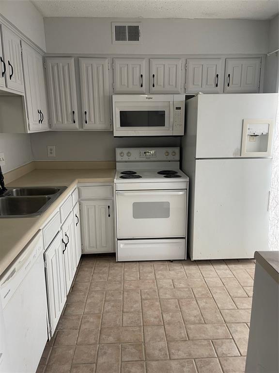 887 Dublin Drive D Property Photo 6