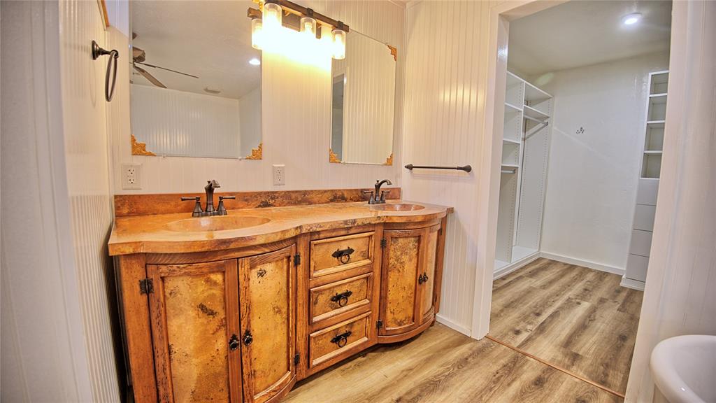 584 W Alamo Road Property Photo 10
