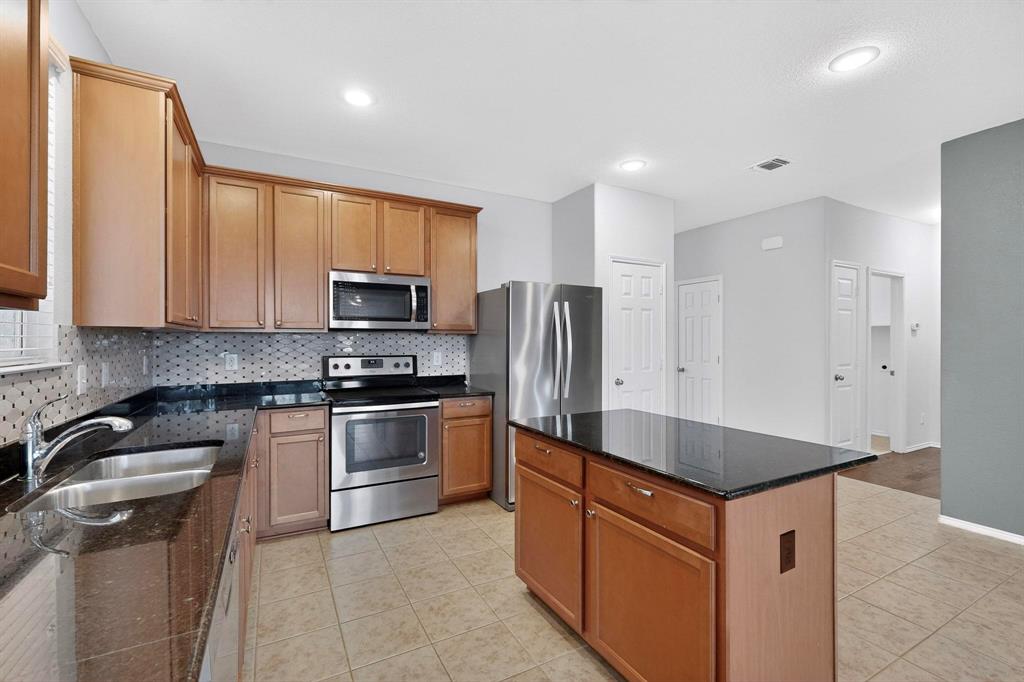 2409 Buelingo Lane Property Photo 4