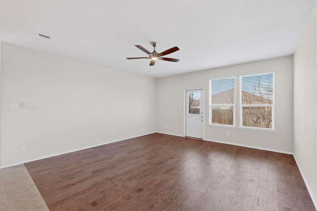 2409 Buelingo Lane Property Photo 6
