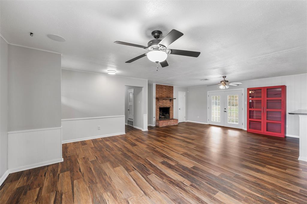2208 Lake Forest Drive Property Photo 7