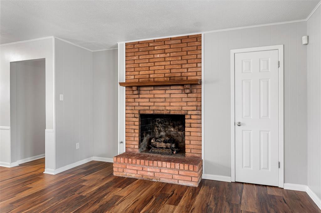 2208 Lake Forest Drive Property Photo 8
