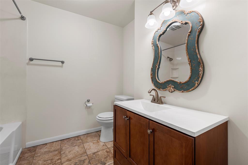 2208 Lake Forest Drive Property Photo 23